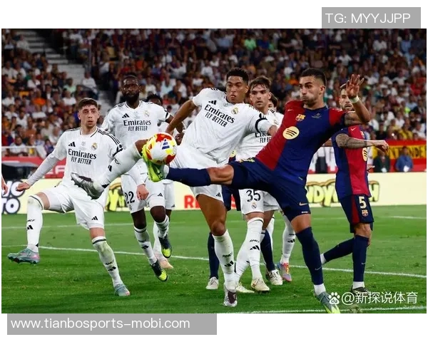 半场战报皇马1比2本菲卡姆巴佩头球破门琼阿梅尼送点球助攻